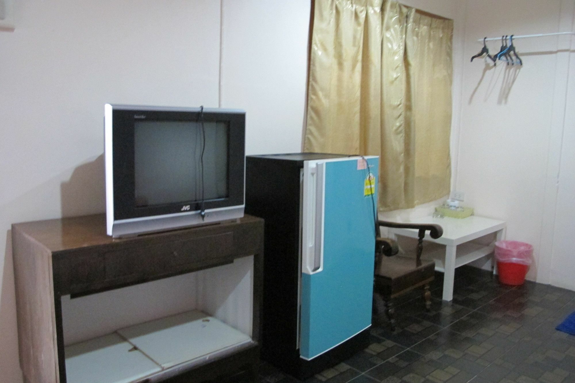 Samchai Hotel Si Racha Exterior foto