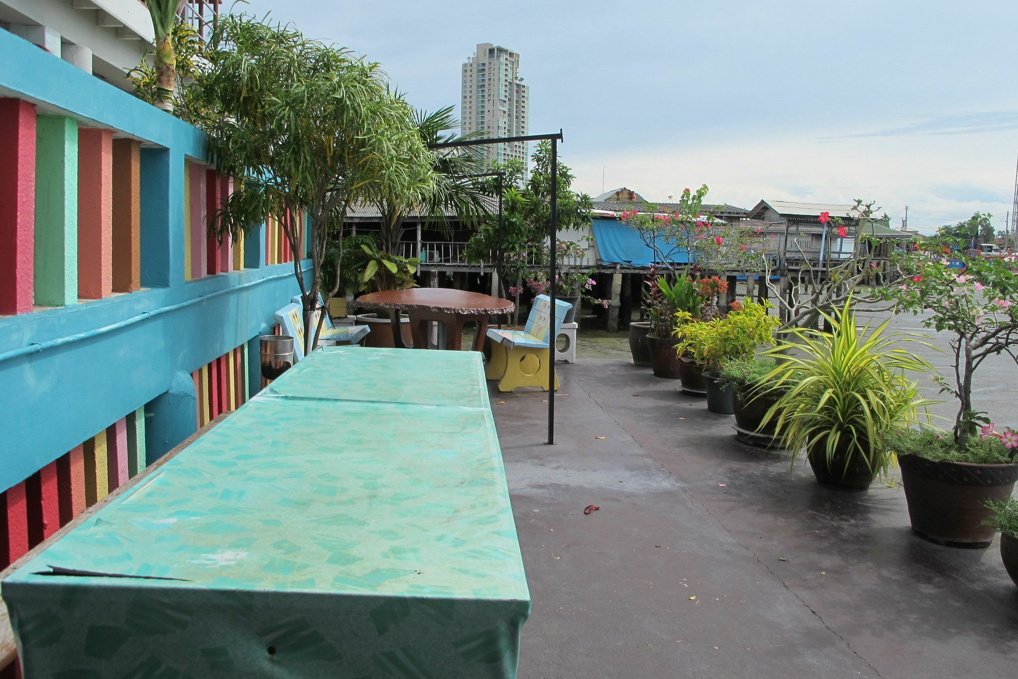 Samchai Hotel Si Racha Exterior foto